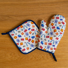 Load image into Gallery viewer, St. Louis Icons Pot Holder + Oven Mitt Set
